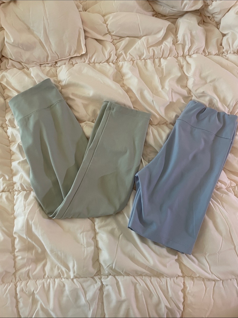 uniqlo capri leggings and biker shorts